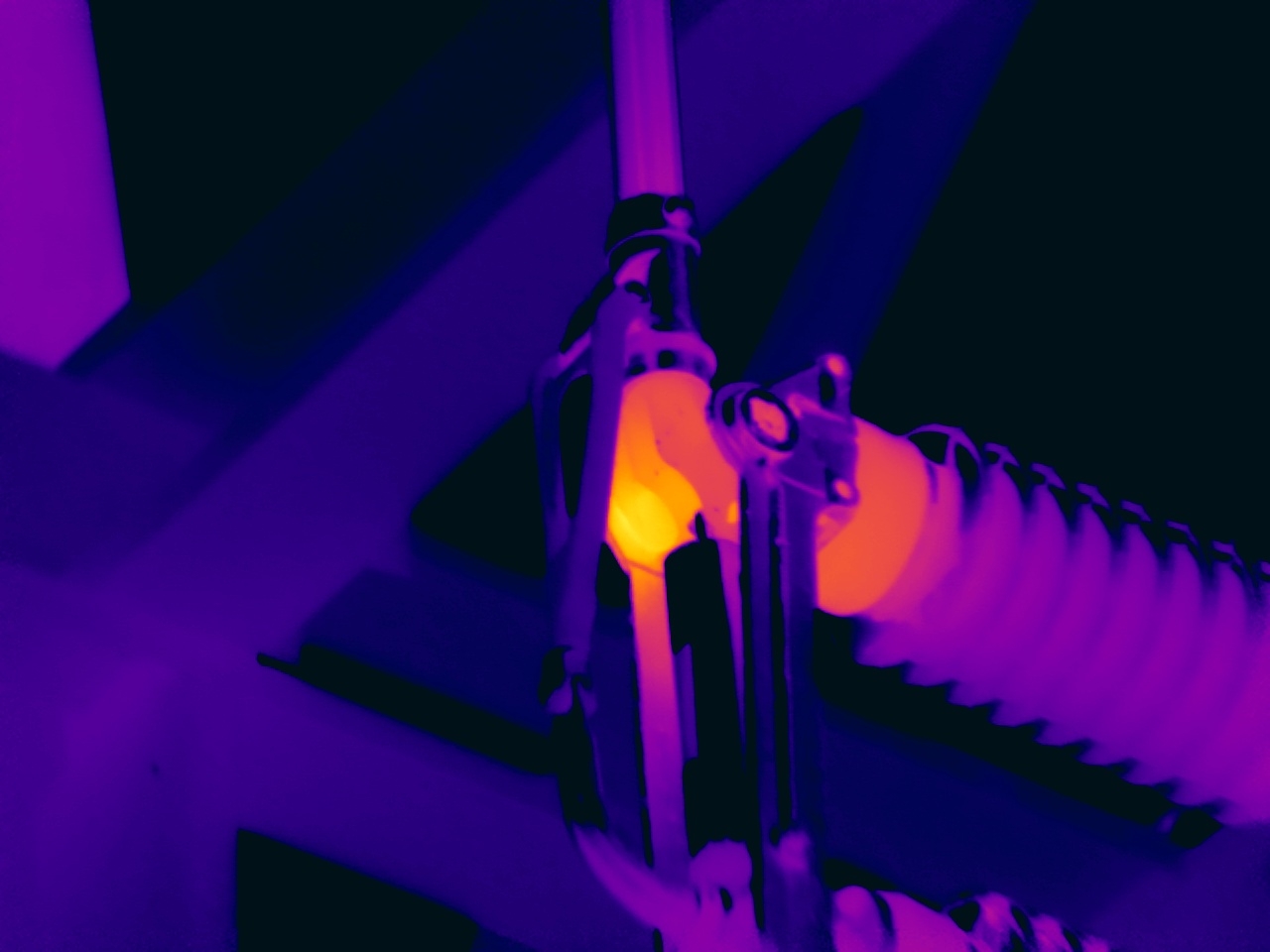 Infrared hot spot on overhead line connector